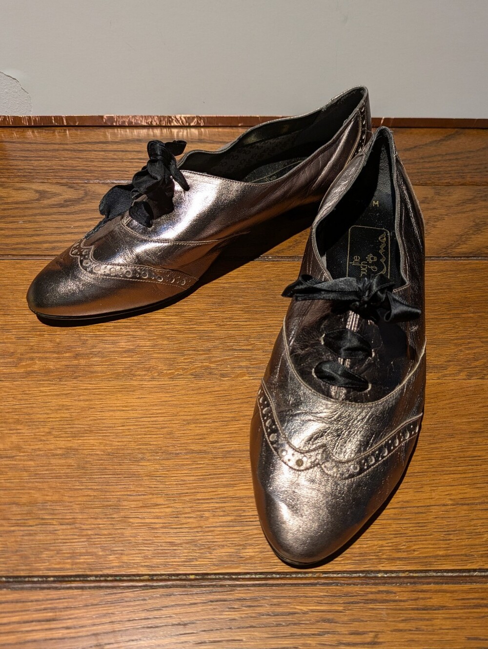 The Touch Of Nina Metallic Bronze Women's Lace-Up Oxford Flats 7-1/2 M